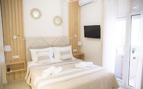 Diogenis Deluxe Apartment